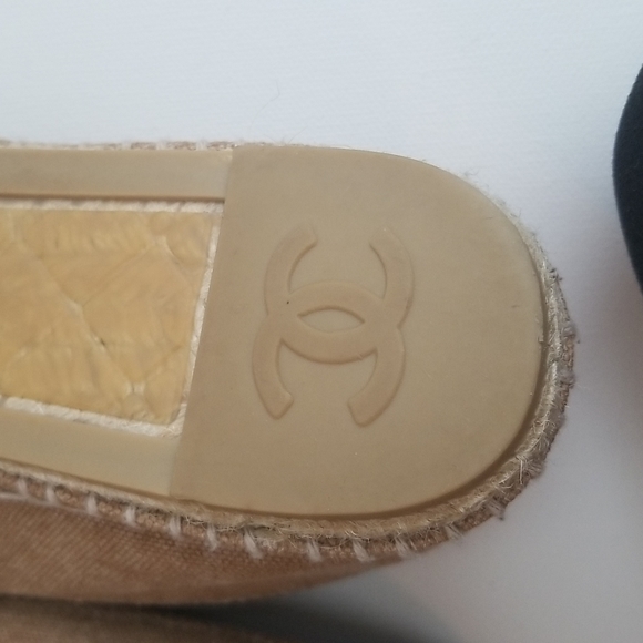 CHANEL Canvas Linen Beige/Navy CC Logo Espadrille, Size 40 run small 7 / 7.5 US - Picture 8 of 9